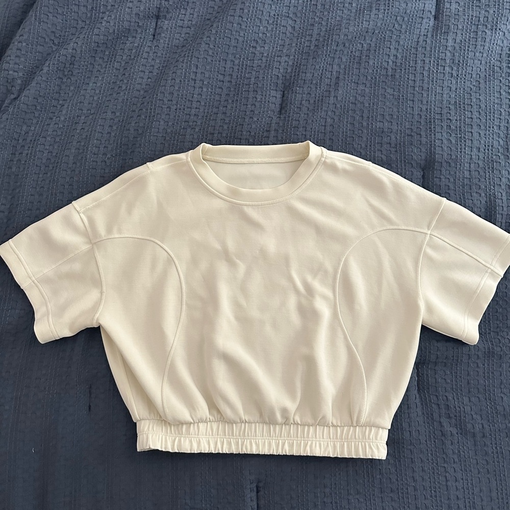 Lululemon Cream Short Sleeve Crop Top